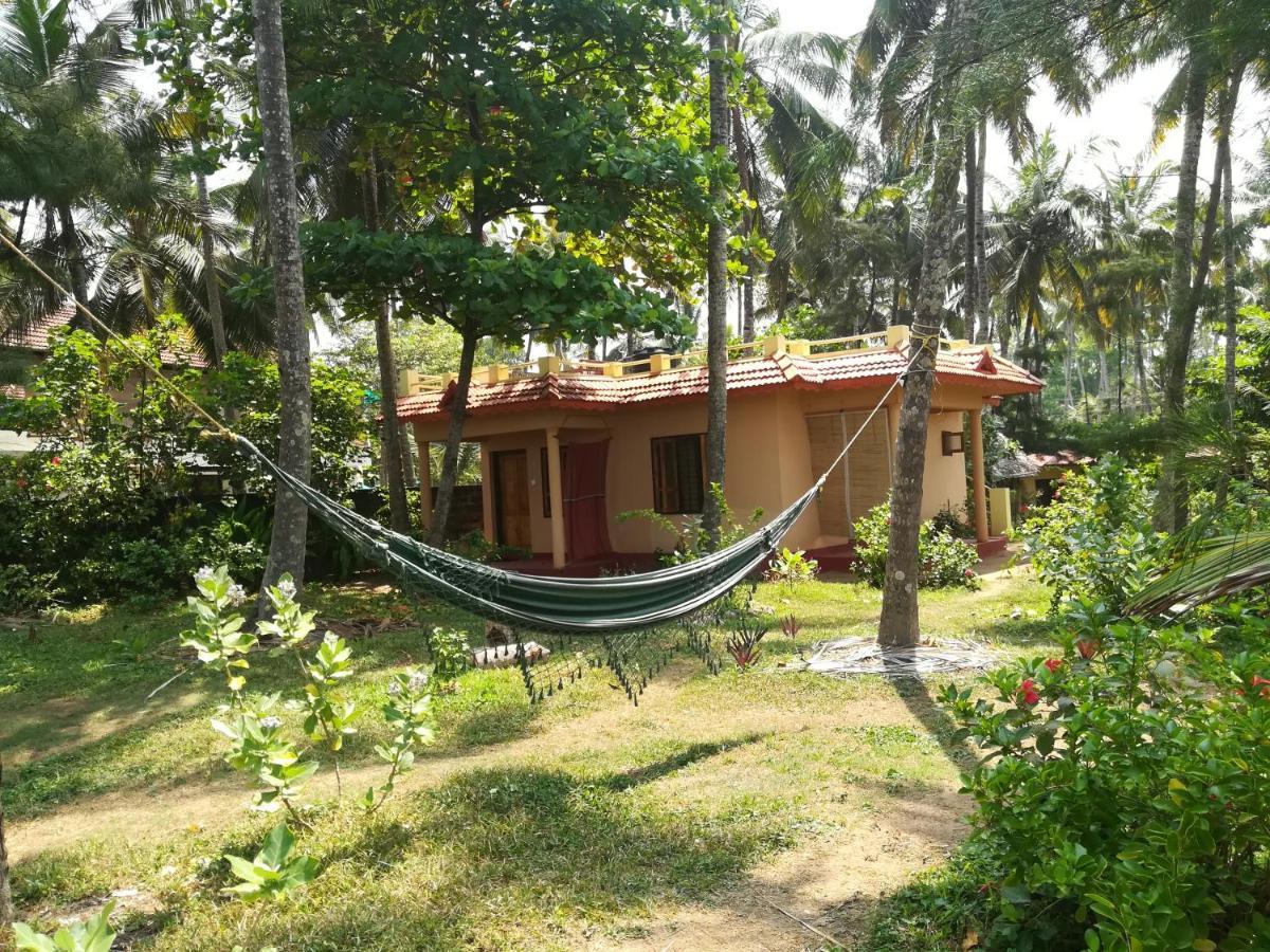 Sukriti Beach Resort Varkala Exterior foto