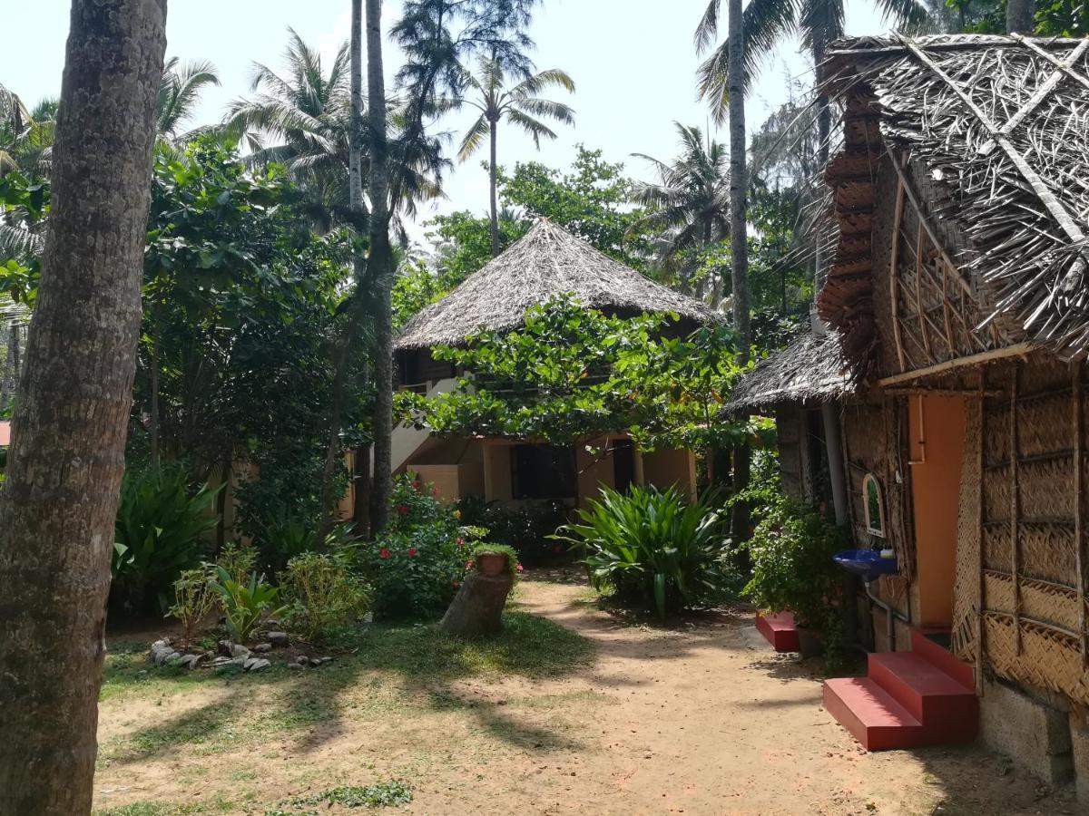 Sukriti Beach Resort Varkala Exterior foto