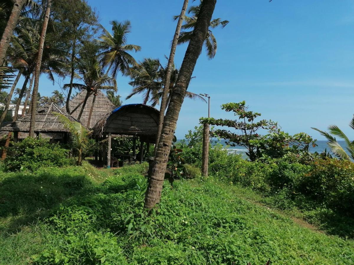 Sukriti Beach Resort Varkala Exterior foto