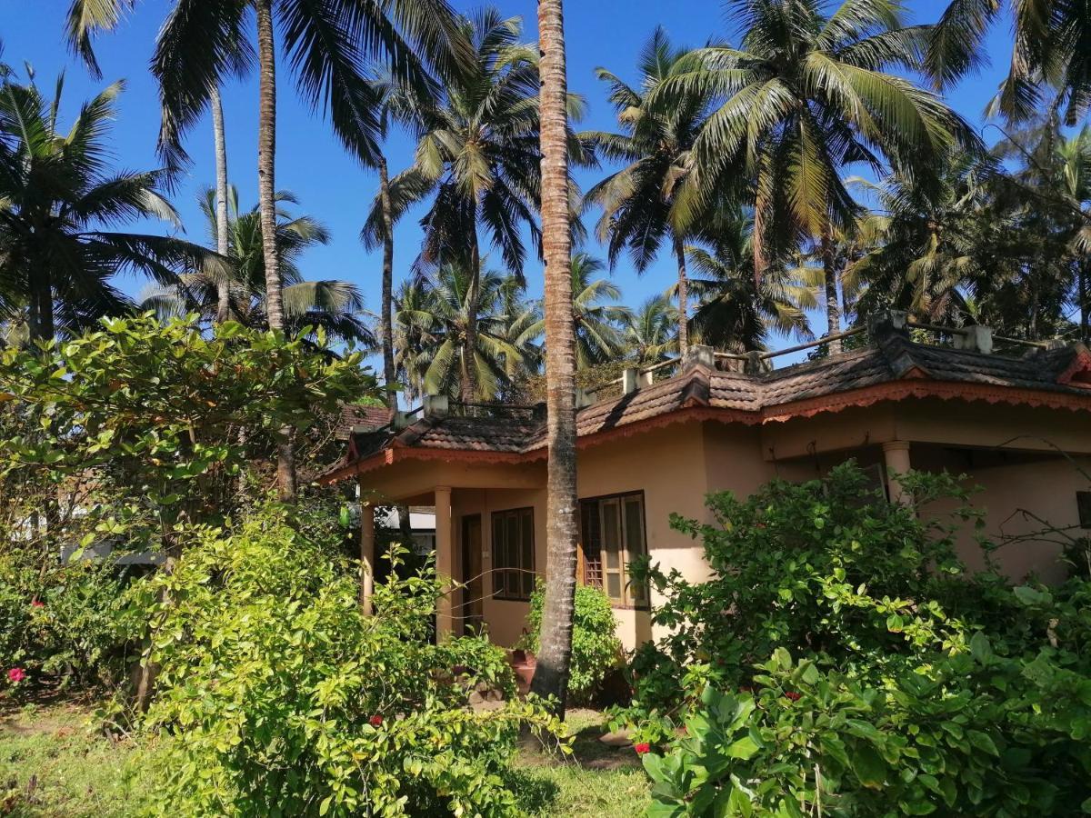 Sukriti Beach Resort Varkala Exterior foto