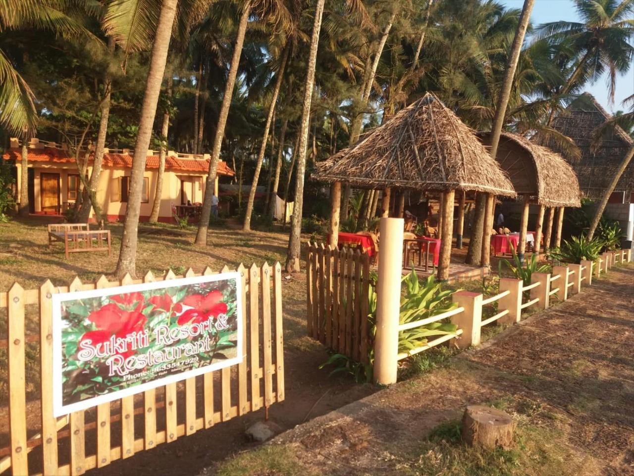 Sukriti Beach Resort Varkala Exterior foto
