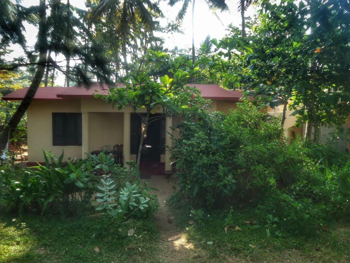 Sukriti Beach Resort Varkala Exterior foto